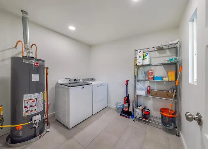 Remodeled Gem, 3 Bd 3 Ba, Yard, Views * Tucson